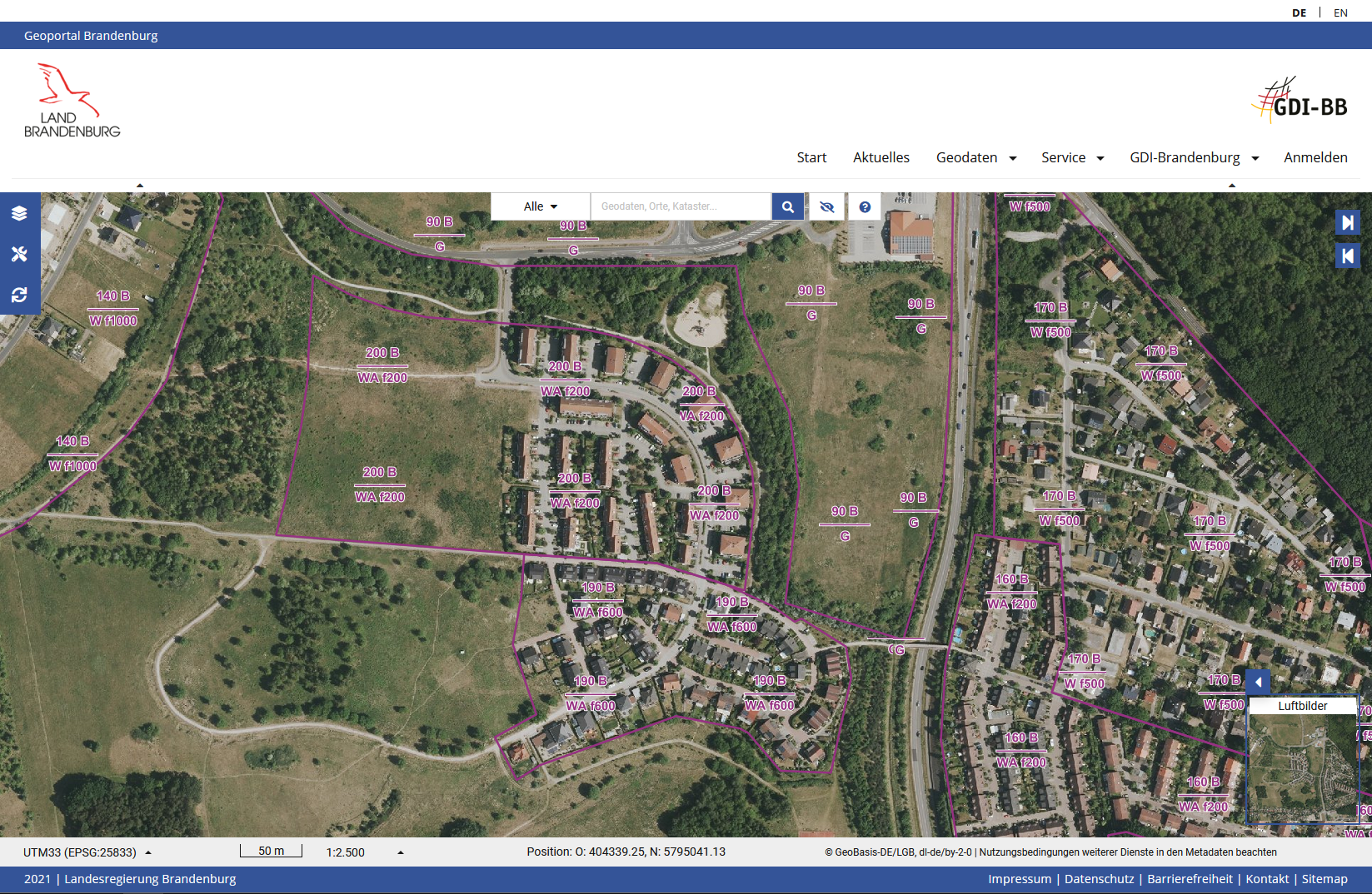 Das Bild zeigt den Kartenviewer des neuen Geoportals Brandenburg. Es ist das Luftbild sowie die Bodenrichtwerte für eine Gemeinde des Landes Brandenburg zu sehen.