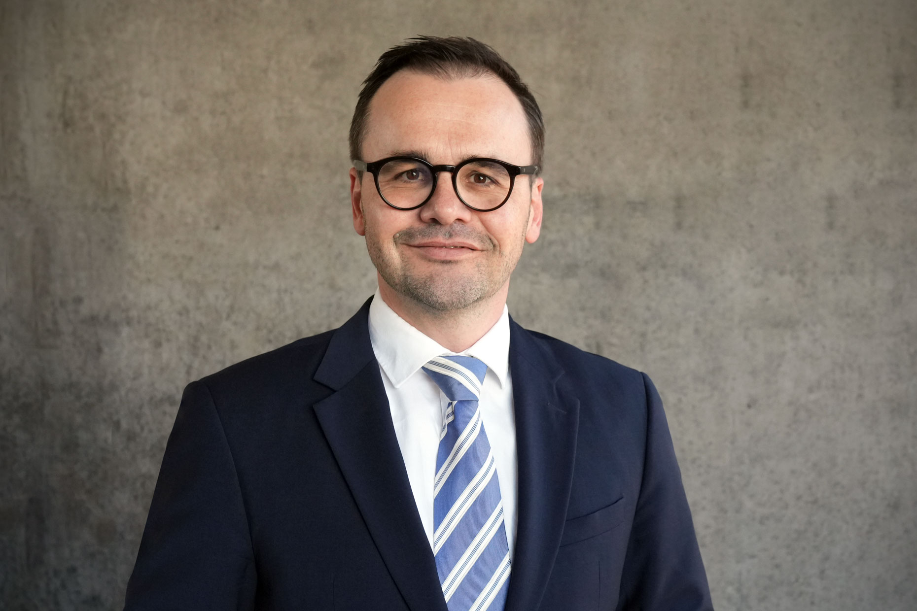 Porträtfoto Dr. Jan Redmann