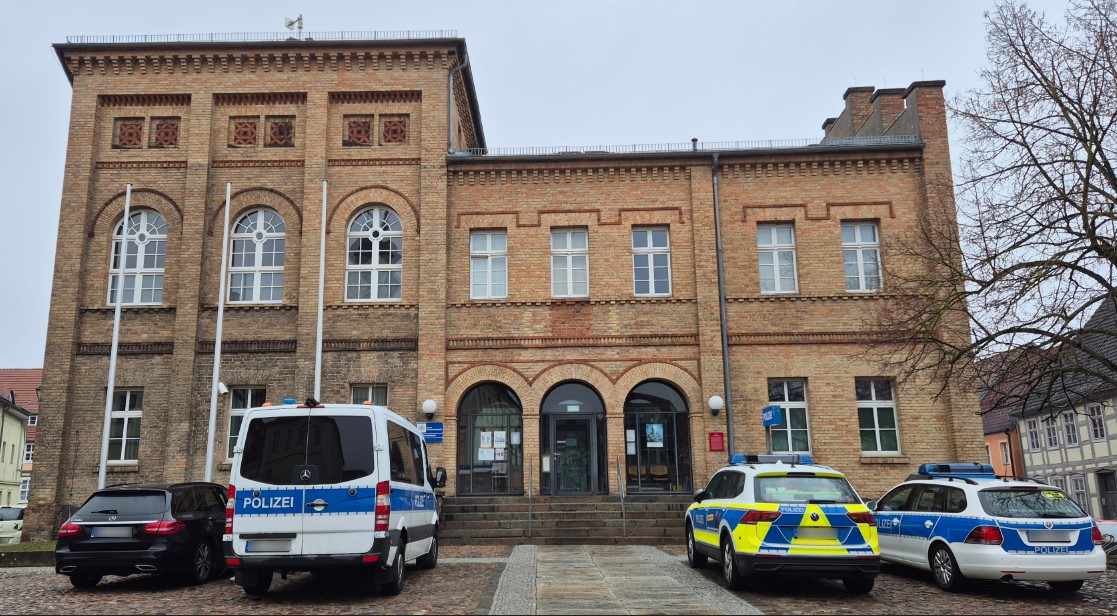 Bild: Frontalansicht Reviergebäude in Angermünde