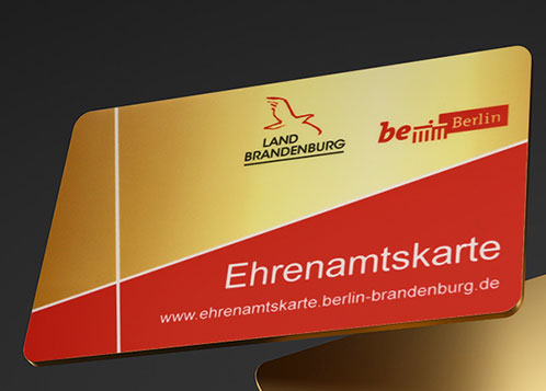 Teaserbild mit der Abbildung der Ehrenamtskarte Berlin Brandenburg