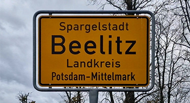 Teaserbild mit einem Foto des Ortseingangsschildes Beelitz