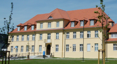 Teaserbild zur Reviergeschichte von Oranienburg mit Foto des Hauptgebäudes