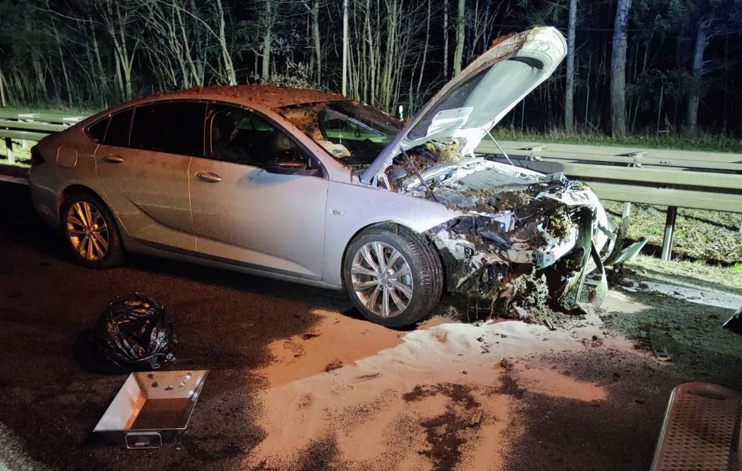 Bild: Foto eines verunfallten Fahrzeugs auf der B5 (Elstal)