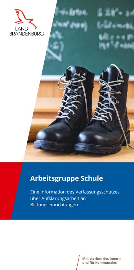 Bild vergrößern (Bild: Springerstiefel auf Tisch in Klassenraum)