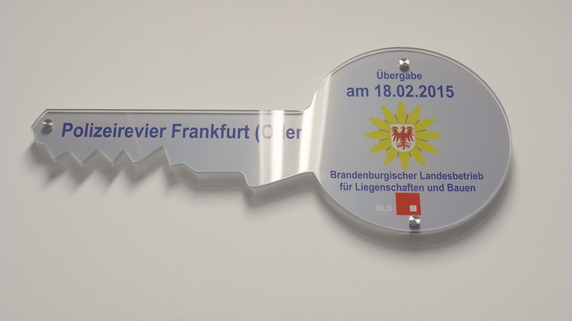 Bild: Foto von einem symbolischen Schlüssel des Polizeireviers Frankfurt/Oder