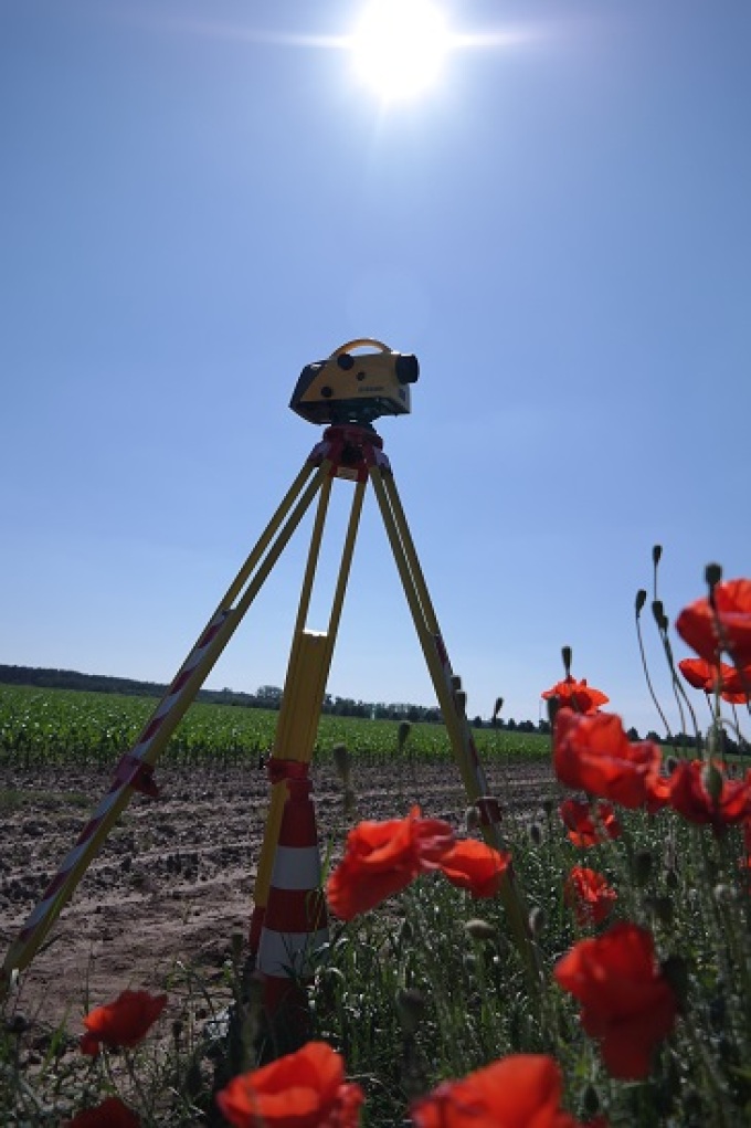 Nivellementgerät zur Bestimmung von Höhen