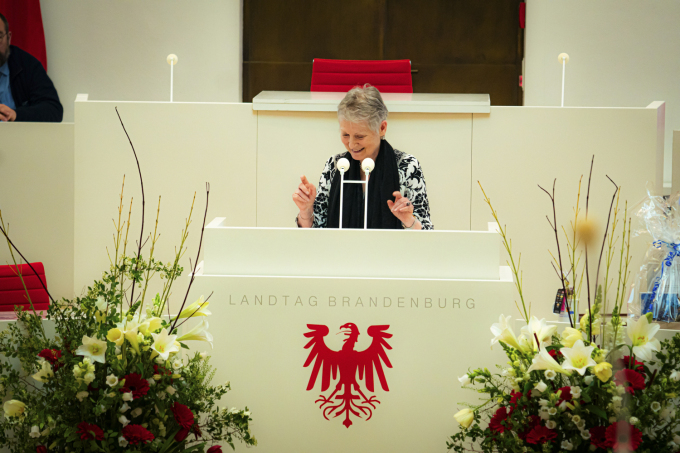 Foto von Frau Coellen am Rednerpult