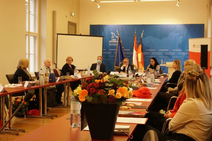 Verleihung Landespräventionspreis 2022 - Saalfoto während der Präsentationen und des Erfahrungsaustausches