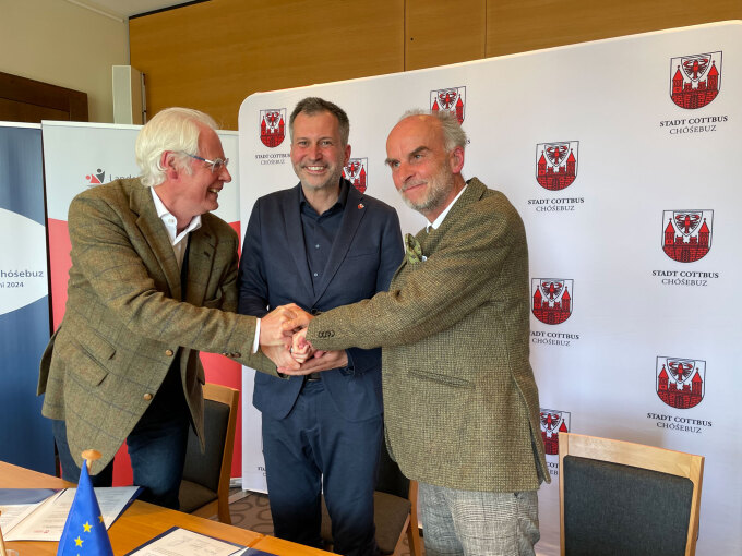 v.l.n.r.: Prof. Marks vom DPT, Oberbürgermeister Tobias Schick, Innenstaatssekretär Dr. Grünewald